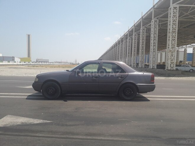 Mercedes C 220 1995, 369,528 km - 2.2 l - Sumqayıt