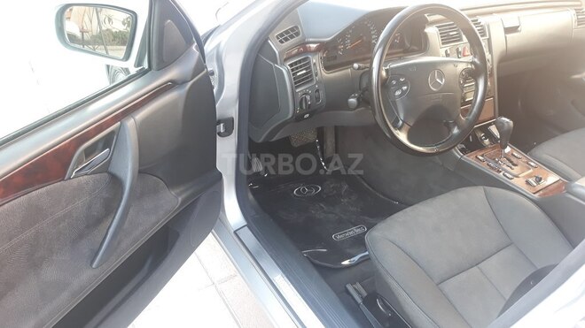 Mercedes E 240 2000, 273,000 km - 2.4 l - Bakı