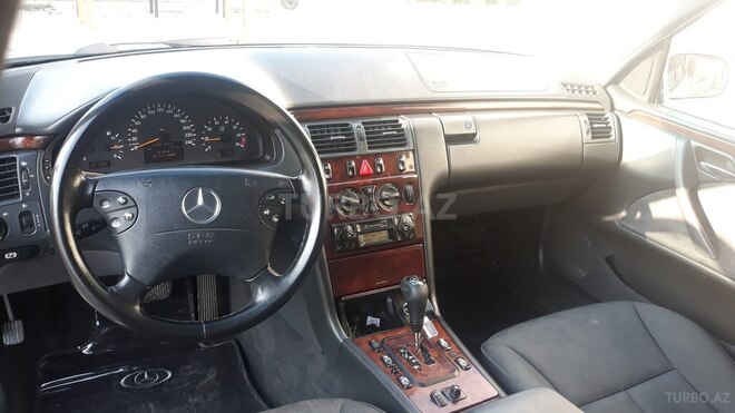 Mercedes E 240 2000, 273,000 km - 2.4 l - Bakı
