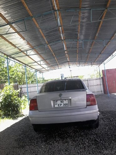 Volkswagen Passat 1999, 421,838 km - 2.0 l - Sabirabad