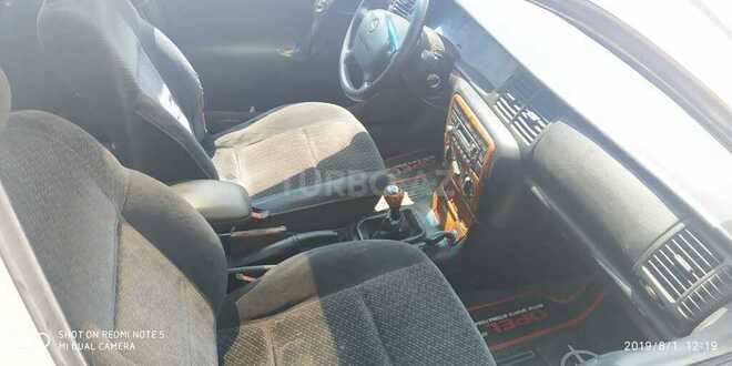 Opel Vectra 1996, 374,000 km - 1.8 l - Quba