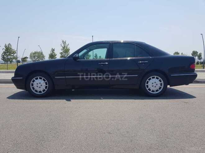 Mercedes E 320 2001, 238,000 km - 3.2 l - Bakı