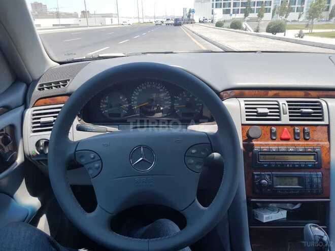 Mercedes E 320 2001, 238,000 km - 3.2 l - Bakı