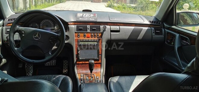 Mercedes E 320 2000, 288,000 km - 3.2 л - Bakı