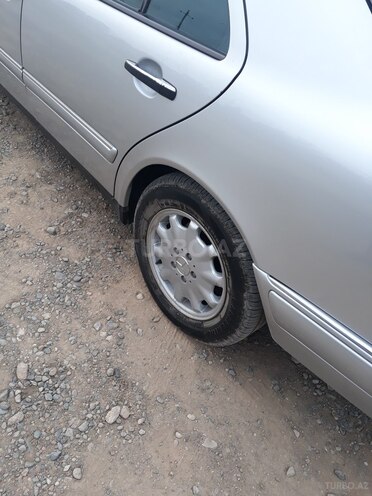Mercedes E 240 1998, 365,830 km - 2.4 л - Şəmkir
