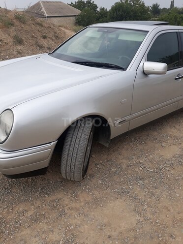 Mercedes E 240 1998, 365,830 km - 2.4 л - Şəmkir