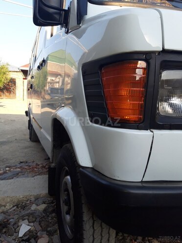 Mercedes 208 D 1991, 277,000 km - 2.3 l - Bakı