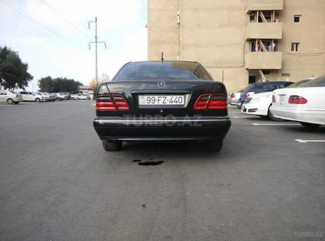 Mercedes E 220 2001, 370,000 km - 2.2 л - Bakı
