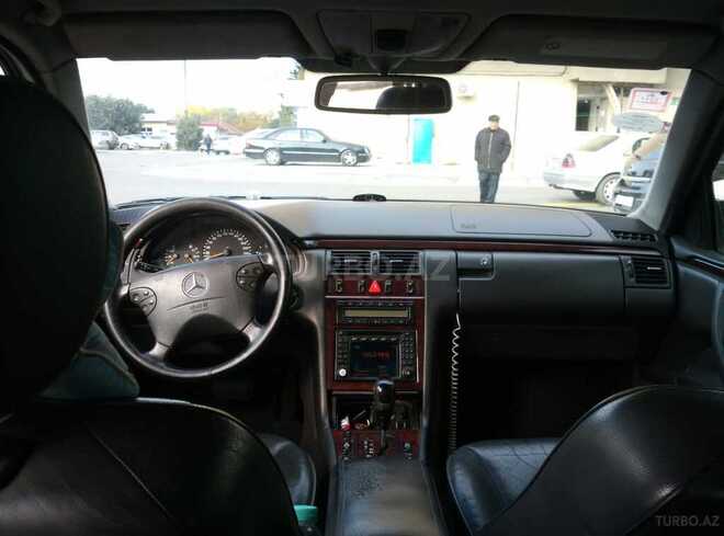 Mercedes E 220 2001, 370,000 km - 2.2 л - Bakı