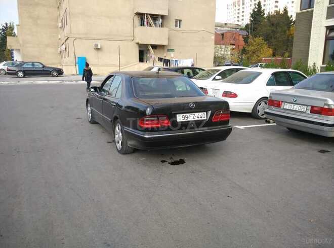 Mercedes E 220 2001, 370,000 km - 2.2 л - Bakı