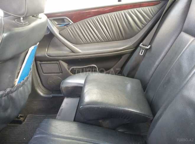 Mercedes E 220 2001, 370,000 km - 2.2 л - Bakı