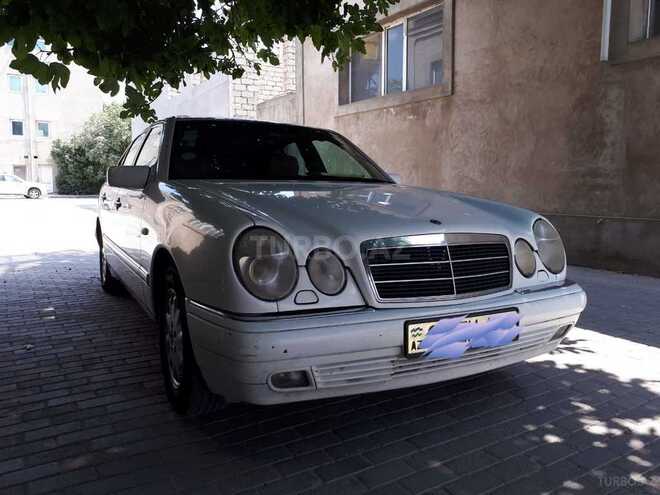 Mercedes E 230 1996, 329,000 km - 2.3 l - Bakı