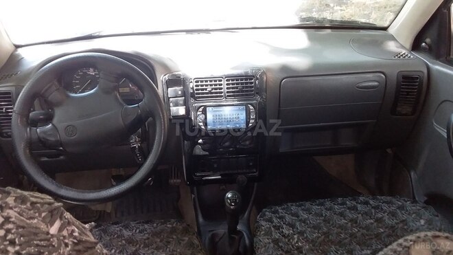 Volkswagen Polo 1996, 100,000 km - 1.9 l - Qax