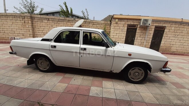 GAZ 3102 2000, 235,000 km - 2.4 l - Saatlı