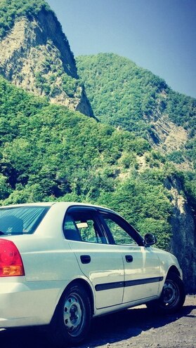 Hyundai Accent 2005, 400,000 km - 1.6 l - Qax