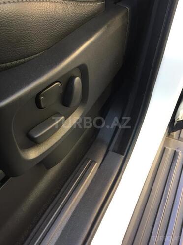 Land Rover Discovery 2015, 46,000 km - 2.5 l - Bakı