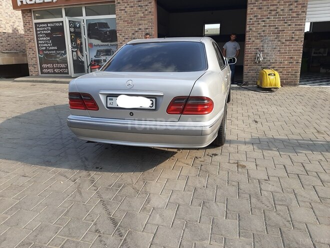 Mercedes E 240 2001, 314,000 km - 2.4 l - Bakı