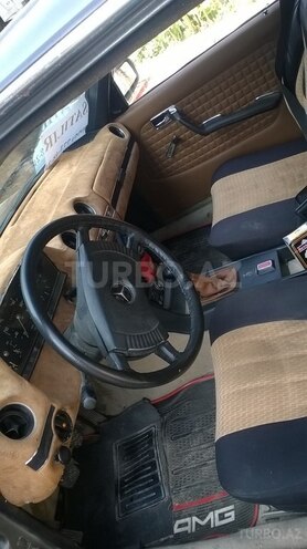 Mercedes E 230 1984, 132,344 km - 2.0 l - Bakı