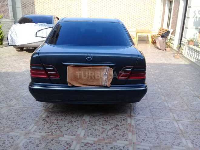 Mercedes E 220 1999, 276,400 km - 2.2 l - Bakı