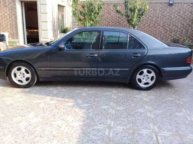 Mercedes E 220 1999, 276,400 km - 2.2 l - Bakı