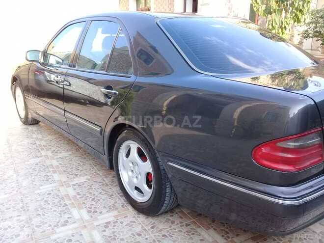 Mercedes E 220 1999, 276,400 km - 2.2 l - Bakı