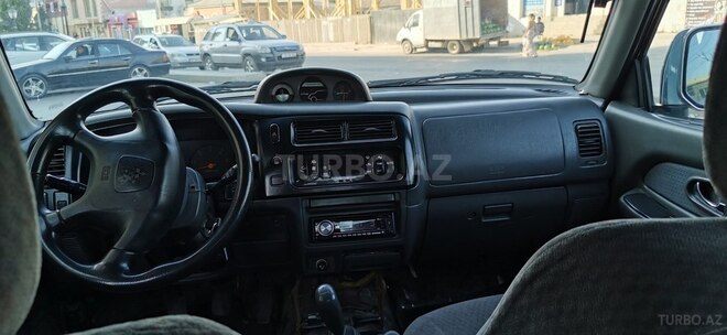 Mitsubishi L200 2004, 275,000 km - 2.5 л - Bakı