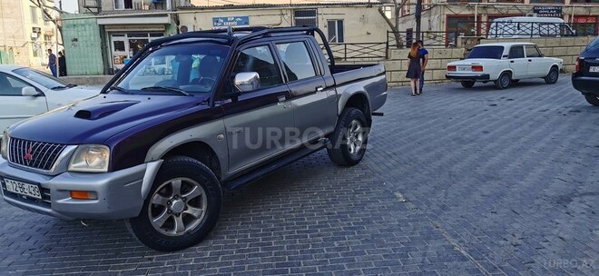 Mitsubishi L200 2004, 275,000 km - 2.5 л - Bakı