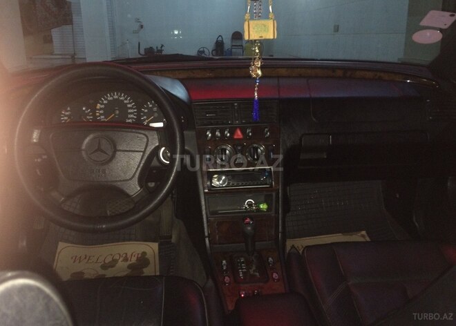 Mercedes C 180 1998, 270,000 km - 0.2 l - Gəncə