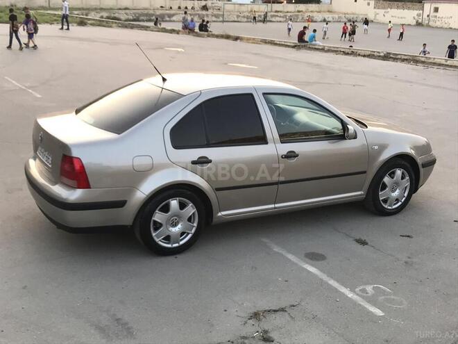Volkswagen Bora 2004, 215,000 km - 1.6 l - Bakı