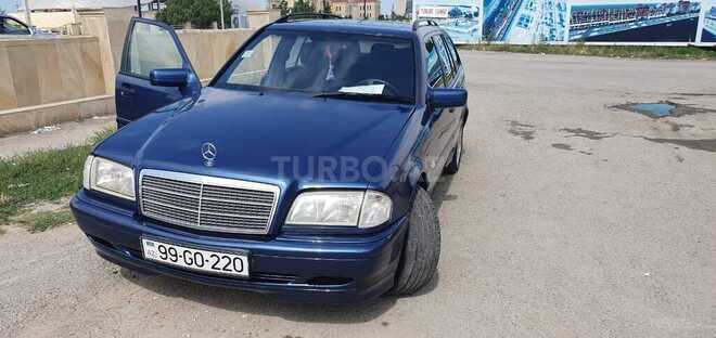Mercedes C 200 2000, 305,000 km - 2.0 l - Quba