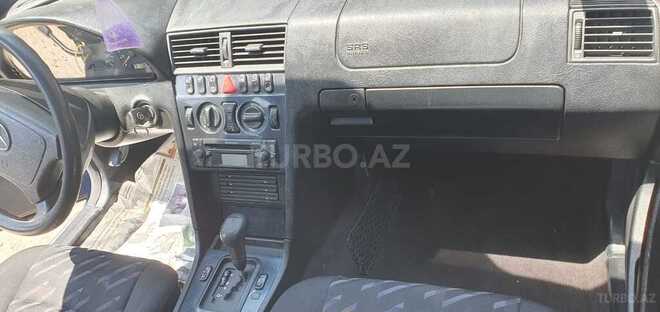 Mercedes C 200 2000, 305,000 km - 2.0 l - Quba