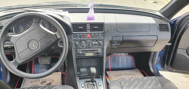 Mercedes C 200 2000, 305,000 km - 2.0 l - Quba