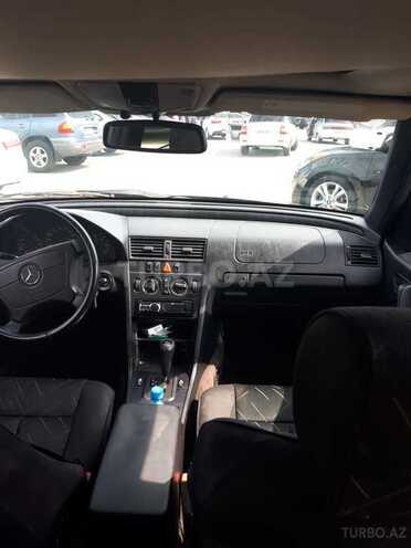 Mercedes C 220 2000, 295,000 km - 2.2 l - Bakı