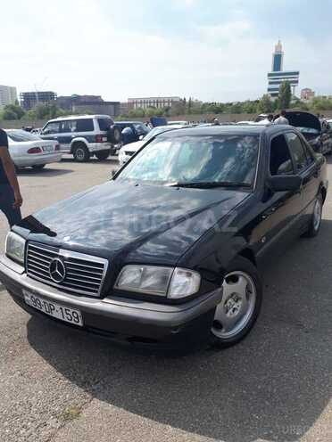 Mercedes C 220 2000, 295,000 km - 2.2 l - Bakı