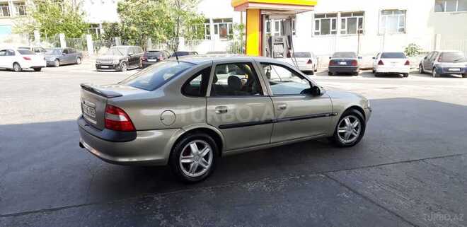 Opel Vectra 1997, 175,000 km - 2.0 l - Bakı