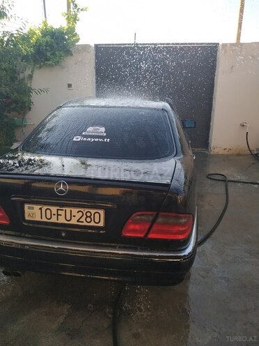 Mercedes E 320 1997, 225,000 km - 3.2 л - Bakı