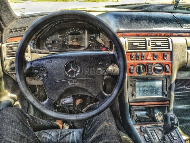 Mercedes E 320 1997, 225,000 km - 3.2 л - Bakı