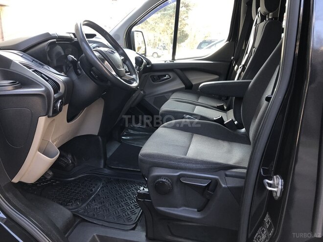 Ford Tourneo Custom 2014, 123,000 km - 2.2 l - Quba