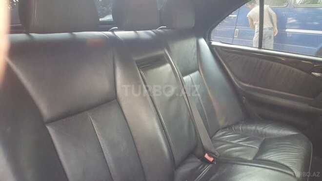 Mercedes E 320 1998, 301,000 km - 3.2 l - Zaqatala