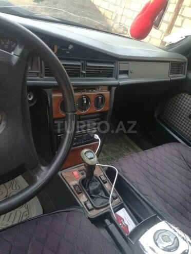 Mercedes 190 1991, 300,452 km - 1.8 l - Sumqayıt