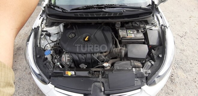 Hyundai Elantra 2015, 82,000 km - 1.8 l - Bakı