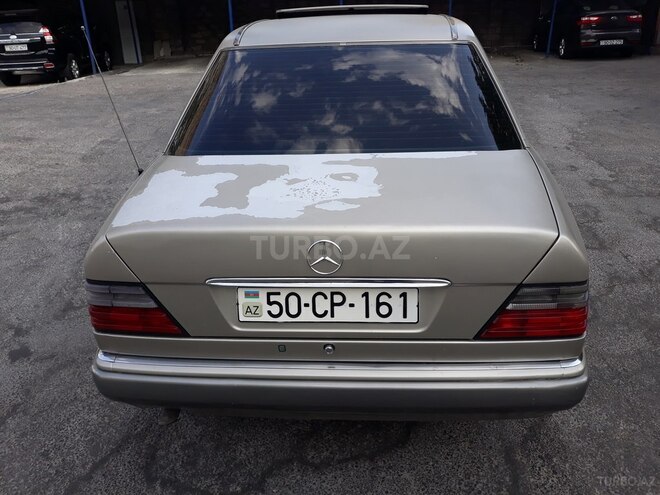 Mercedes E 220 1994, 415,800 km - 2.2 l - Bakı