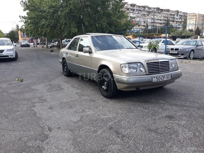 Mercedes E 220 1994, 415,800 km - 2.2 l - Bakı