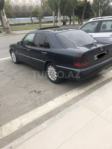 Mercedes C 220 1999, 301,000 km - 2.2 л - Bakı