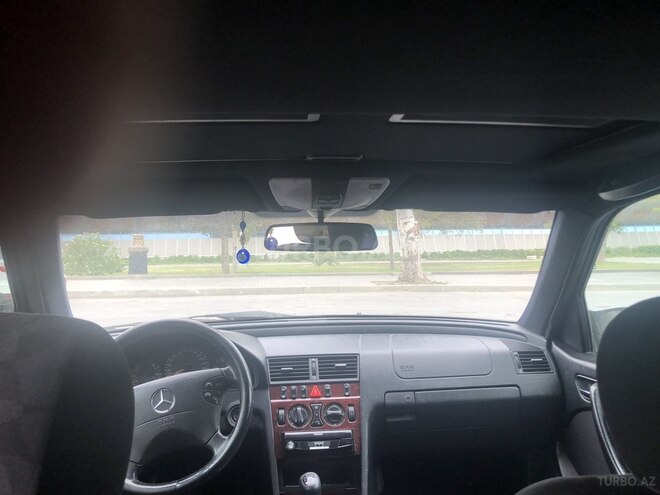 Mercedes C 220 1999, 301,000 km - 2.2 л - Bakı