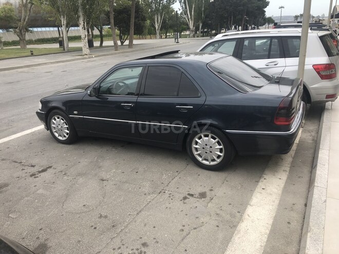 Mercedes C 220 1999, 301,000 km - 2.2 л - Bakı