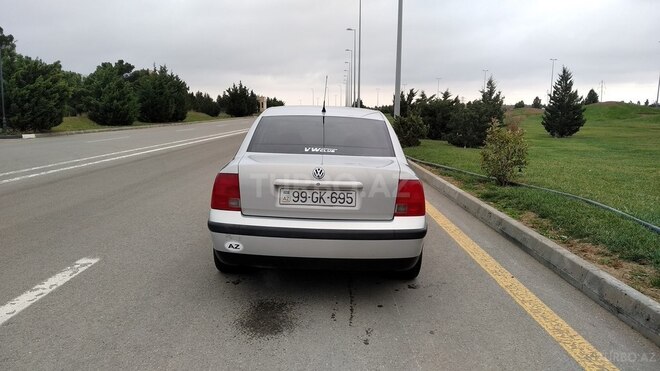 Volkswagen Passat 1999, 338,000 km - 1.6 л - Bakı
