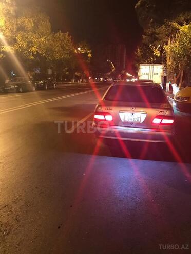 Mercedes E 240 2001, 213,000 km - 2.6 l - Sumqayıt