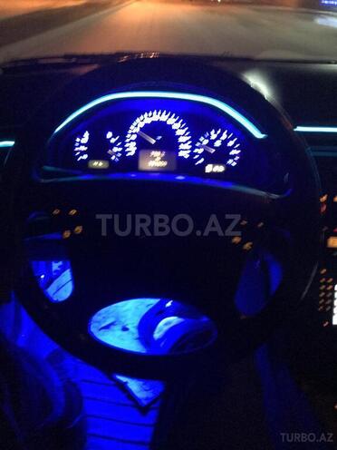 Mercedes E 240 2001, 213,000 km - 2.6 l - Sumqayıt