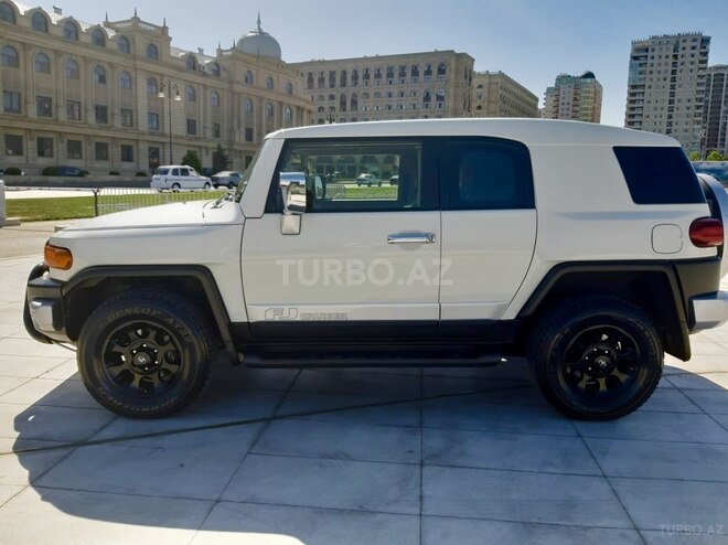Toyota FJ Cruiser 2013, 91,000 km - 4.0 л - Bakı